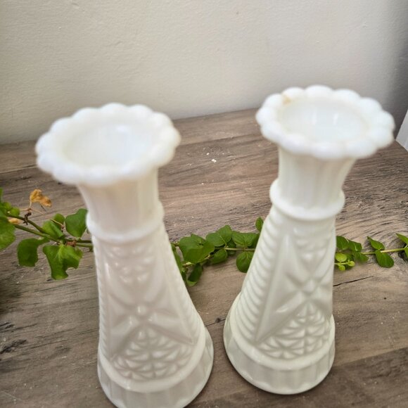 3/$25💕Vintage Milk Glass Flower Vases | Ornate Design | Set of 2 - Picture 3 of 4
